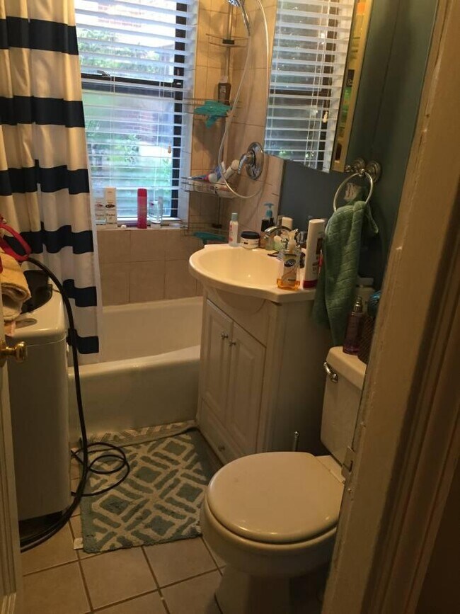 Photo - 141 Englewood Ave Unit #2