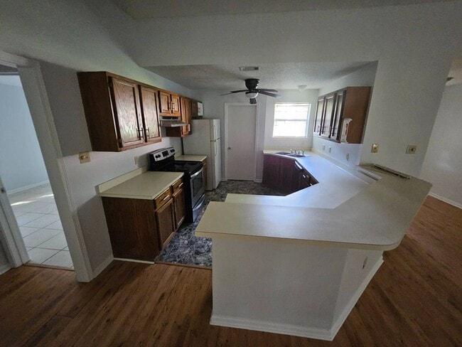 Photo - 115 Burnley Dr