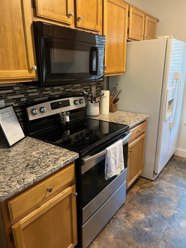 Photo - LARGE 3 BEDROOM TOWNHOME