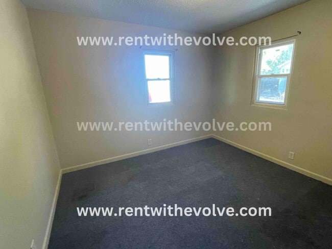 Photo - 225 S Angle St