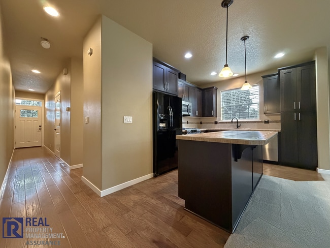 Photo - MOVE-IN SPECIAL - Spacious 2BR Townhome with Garage Parking in Prime Beaverton Location!