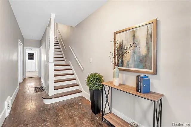 Photo - 22216 Park St