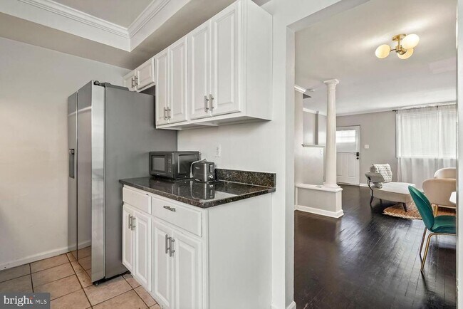 Photo - 576 49th Pl NE