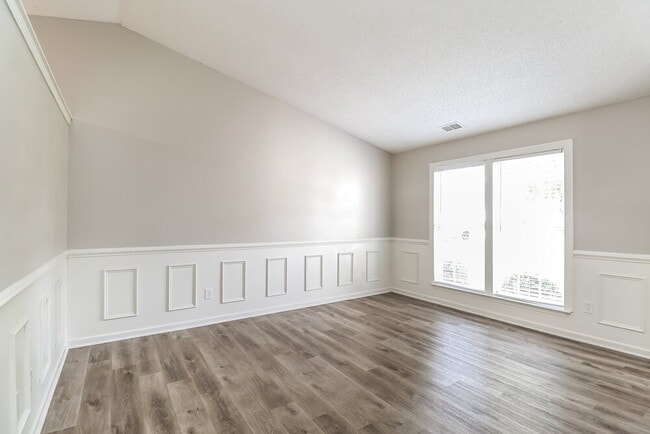 Photo - 137 Lantana Dr