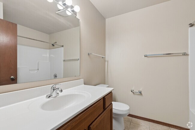 1BR, 1BA - 1,062SF - Bathroom