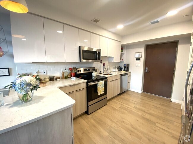 Building Photo - 13 Soden St Unit 1 Rental