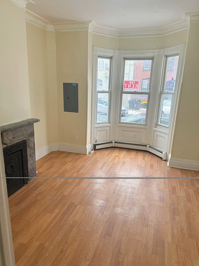 Building Photo - 123 Highland Ave Unit 1st Floor