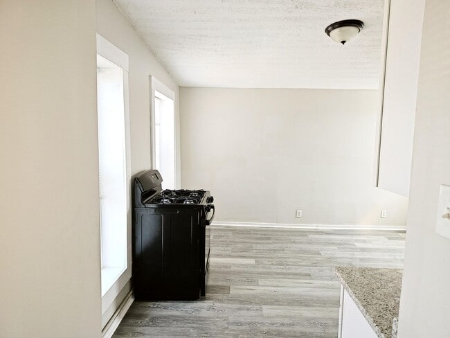 Photo - Central Ave Unit 4 - Premium