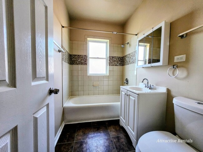 2648 E 78th St Unit 4