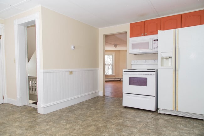 Building Photo - 56 Drew St Rental