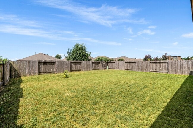 Photo - 119 Country Crossing Cir