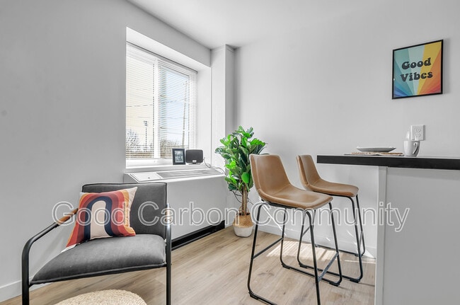 Photo - 111 Porter Ave Unidad Furnished Studios