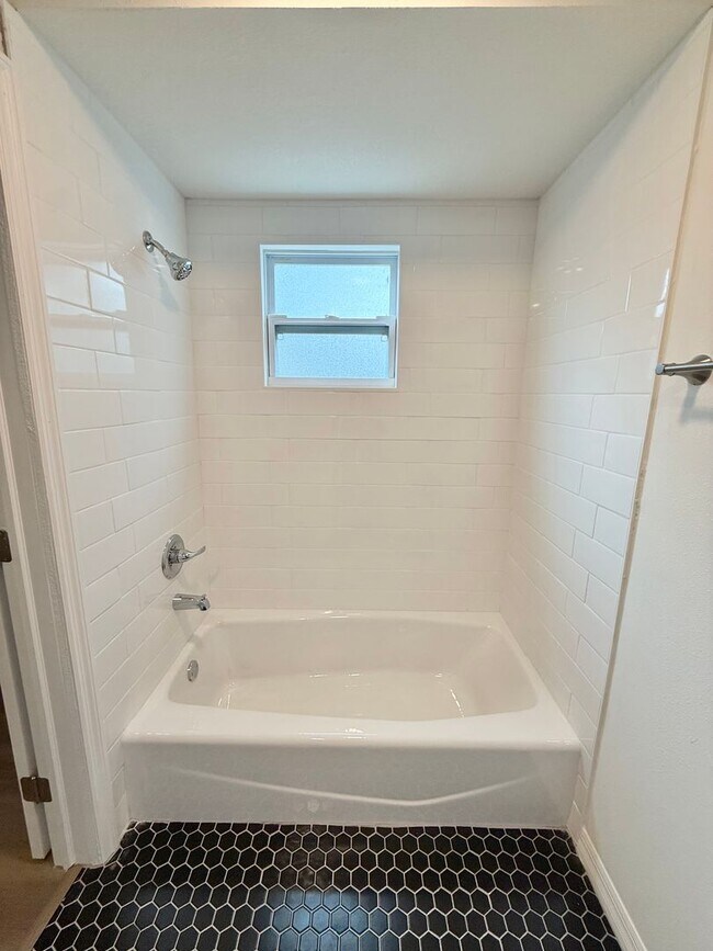 Photo - 122 E Hibiscus Dr Unit 1