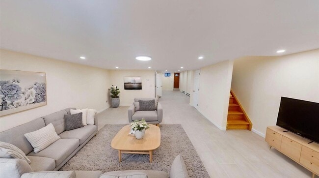 Photo - 90-09 68th Ave