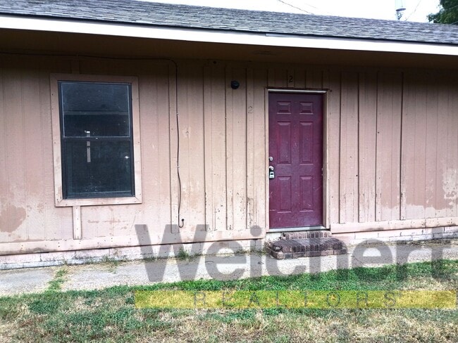 Building Photo - Cozy 2-Bedroom with Easy Town Access Unit 302-2 Rental