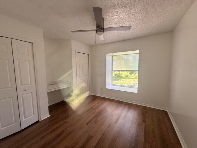 Photo - 1765 SW Desert Ave