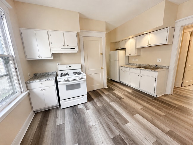 874-874 Elm St Unit 2