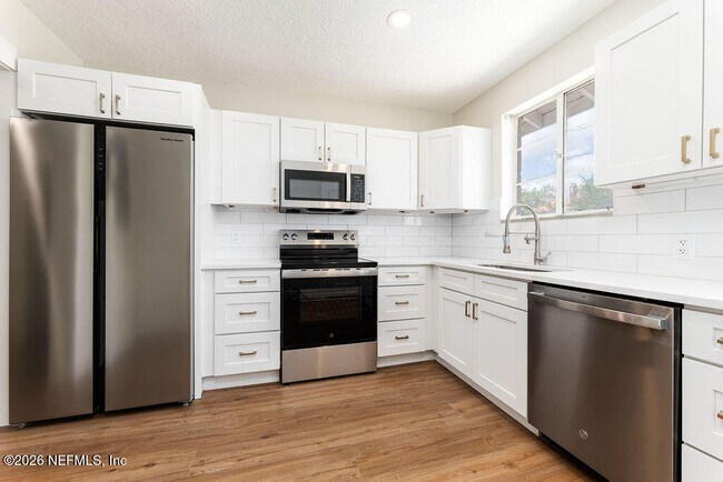 Photo - 2247 Riverside Ave Unidad 5