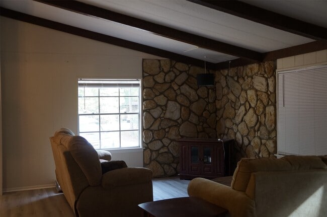 Photo - 650 Thousand Oaks