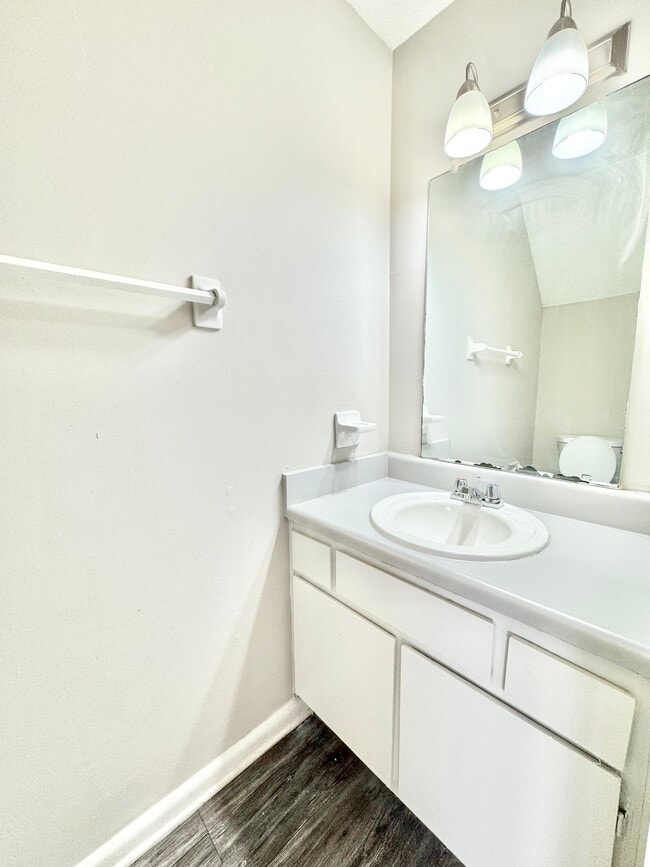 Photo - Oakview Place