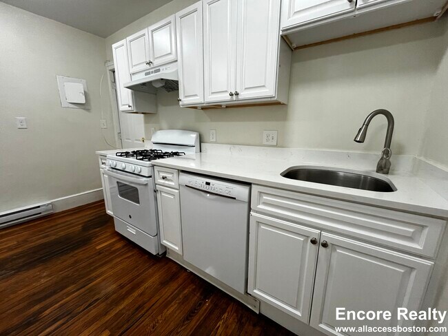 Photo - 100 River St Unidad 2