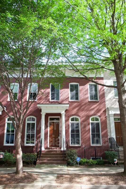 Photo - 839 Inman Vlg Pkwy NE