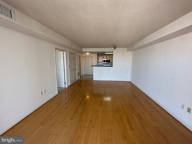 Photo - 2726 Gallows Rd Unidad 913