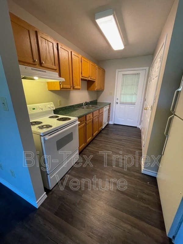 Photo - 269 N Pecan St