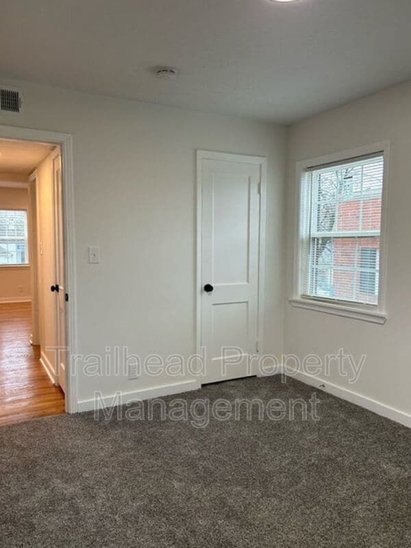 Photo - 300 E Gregory Blvd