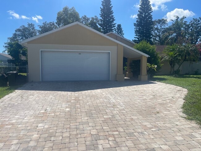 Building Photo - 9412 Lake Chrise Ln Rental