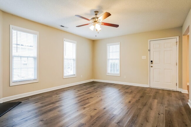 Photo - 5640 Tealbrook Dr