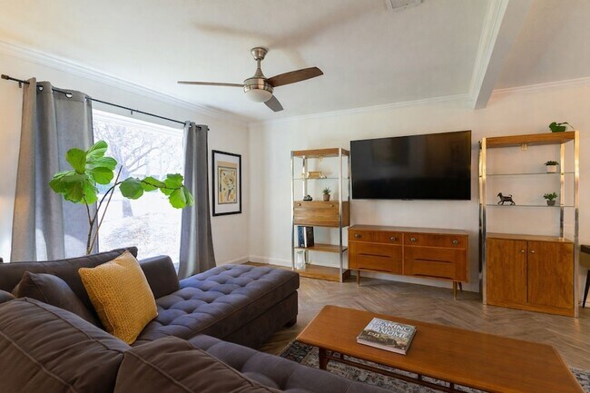 Photo - 1623 Hanging Cliff Dr