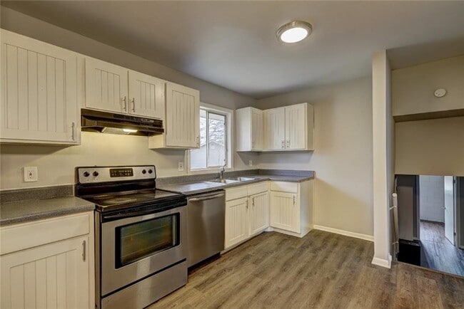 Photo - 70 Jonathan Rd