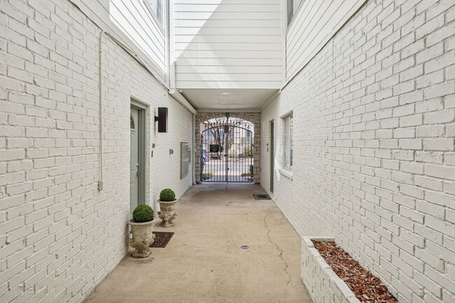 4125 Holland