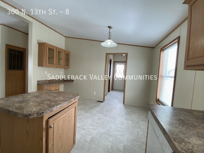 Photo - 300 N 13th St