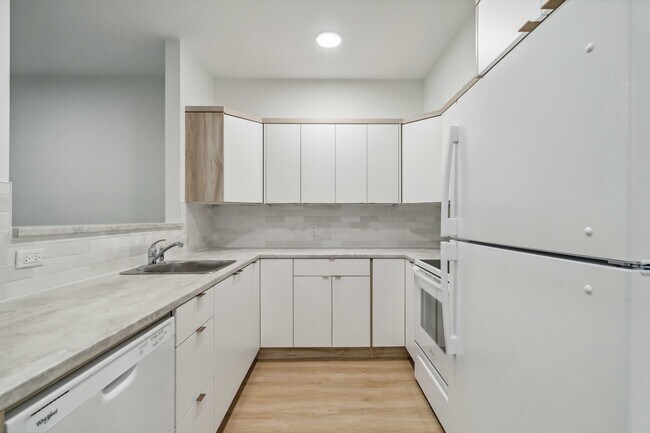 Photo - WELCOME TO GARDENSTONE - TWO BEDROOM PLUS ... Unit 301