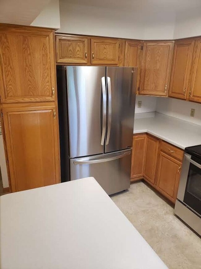 Photo - Spacious 3 bedroom, 2 1/2 bath Duplex