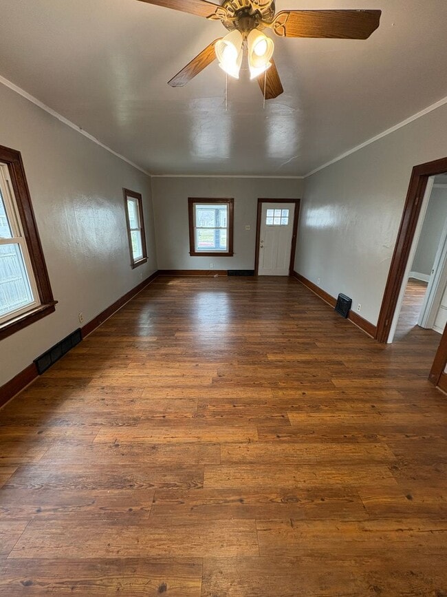 Photo - 2 Bedroom / 1 Bathroom Home for Rent!