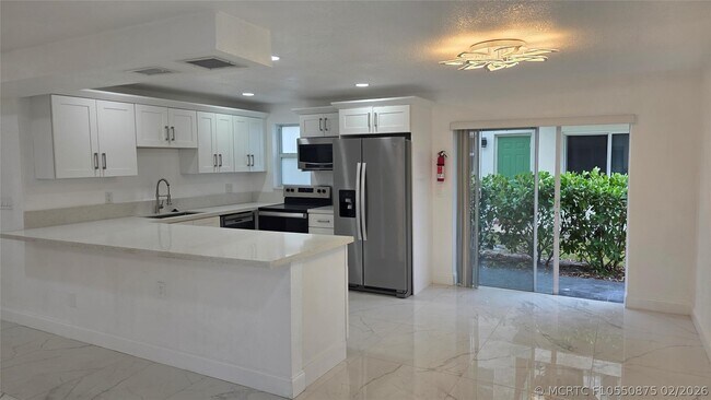 Building Photo - 5332 NW 18th St Unit 2-A