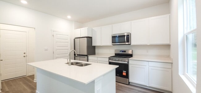 Photo - 4215 Viceroy St