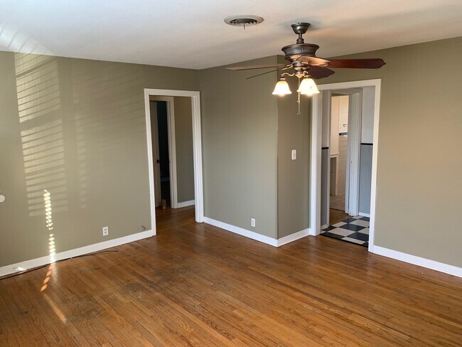 Photo - 2901 E Mistletoe Ave
