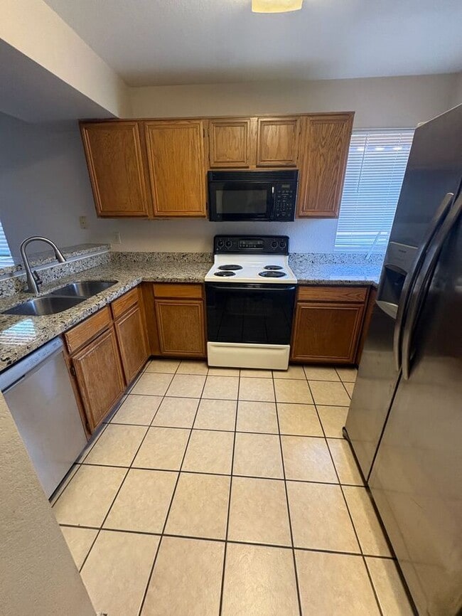 Photo - READY TO TOUR NOW! 2 Bedroom 2 Bath Peoria Townhouse