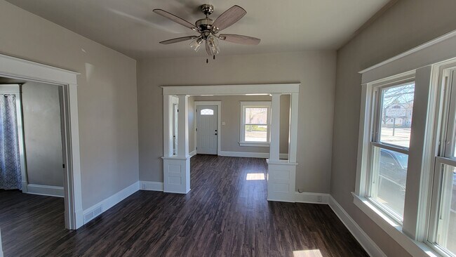 Photo - 111 N Van Buren St Unit 111