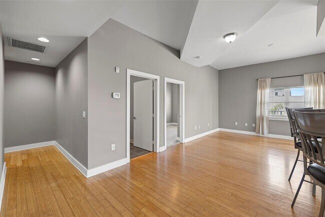 Photo - 1010 Central Ave N Unit 302