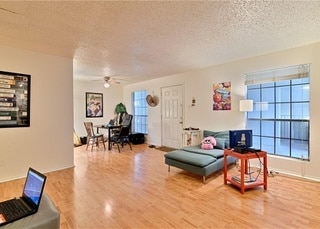 Photo - 2401 Leon St Unidad 106