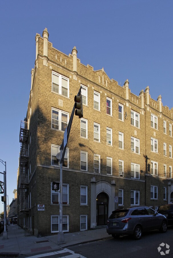 Photo - 152-154 Kensington Ave Apartments