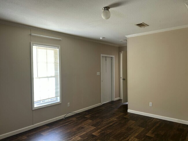 Photo - 6941 MacDonald Ct