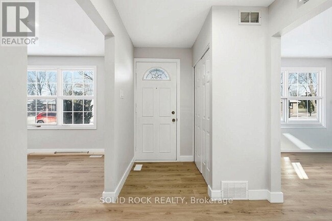 Photo - 2158 Fillmore Crescent