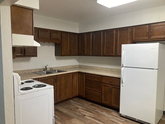 Building Photo - 201 1st Ave NE Unit 7