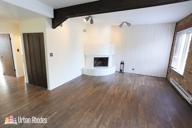 Photo - 3015 N Broadway St Unidad M03B